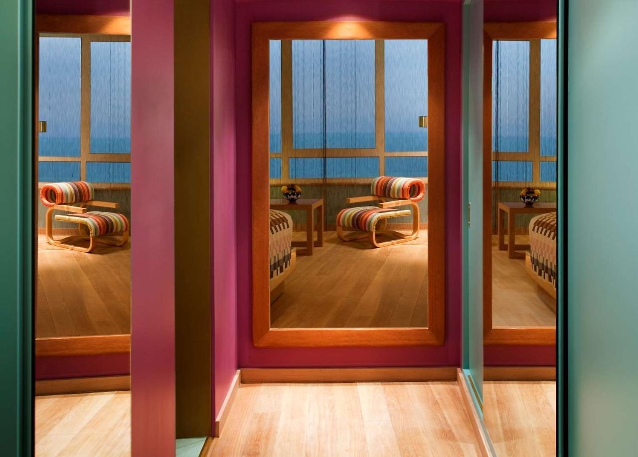 Symphony Style Hotel Kuwait Salmiya المظهر الخارجي الصورة The interior of the hotel