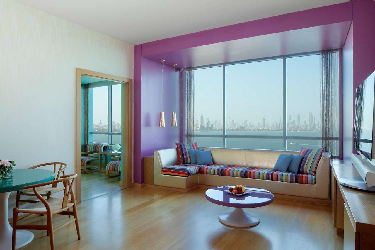 Symphony Style Hotel Kuwait Salmiya المظهر الخارجي الصورة A suite at the Standard East Village