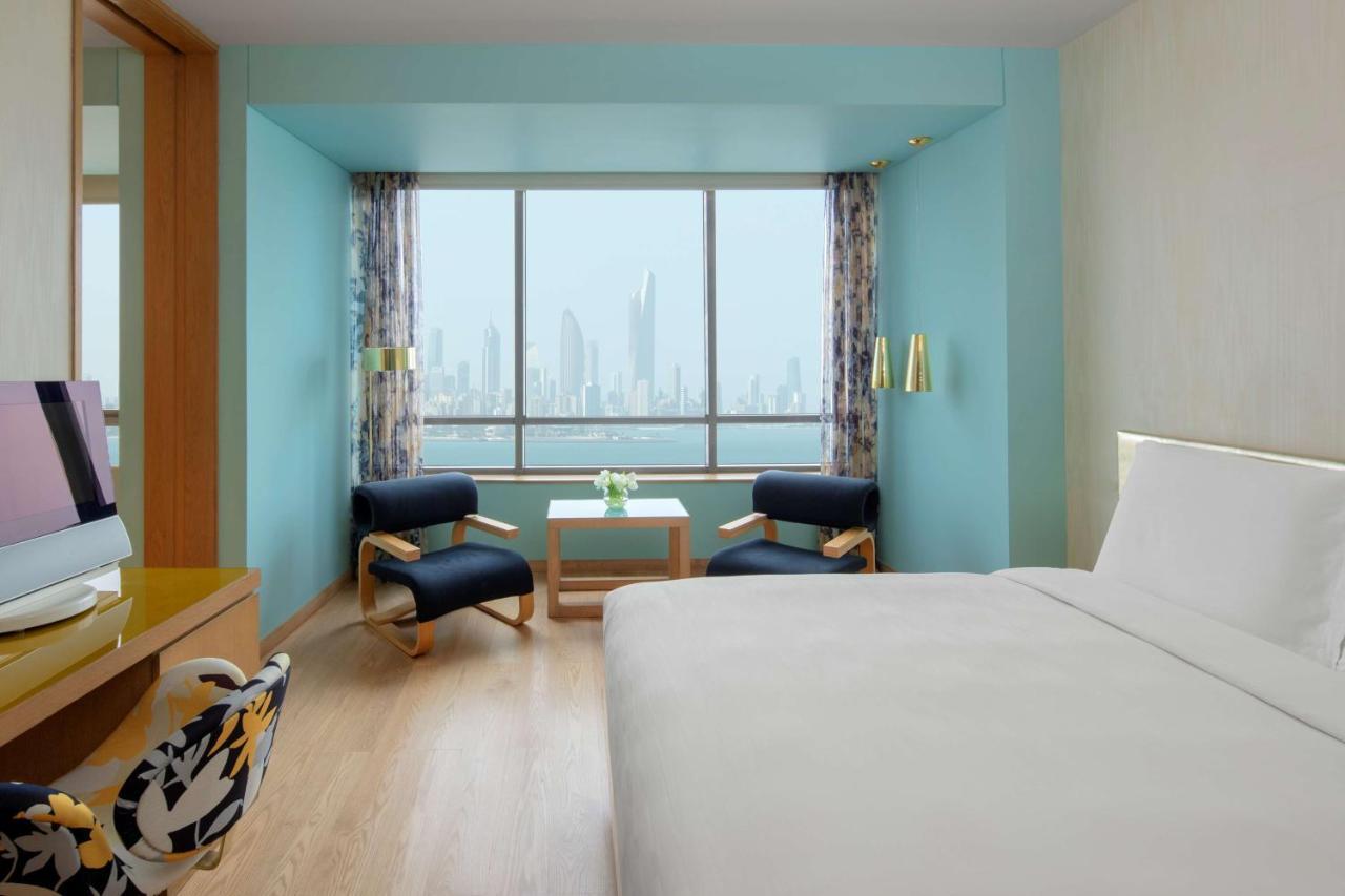 Symphony Style Hotel Kuwait Salmiya المظهر الخارجي الصورة A room at the hotel