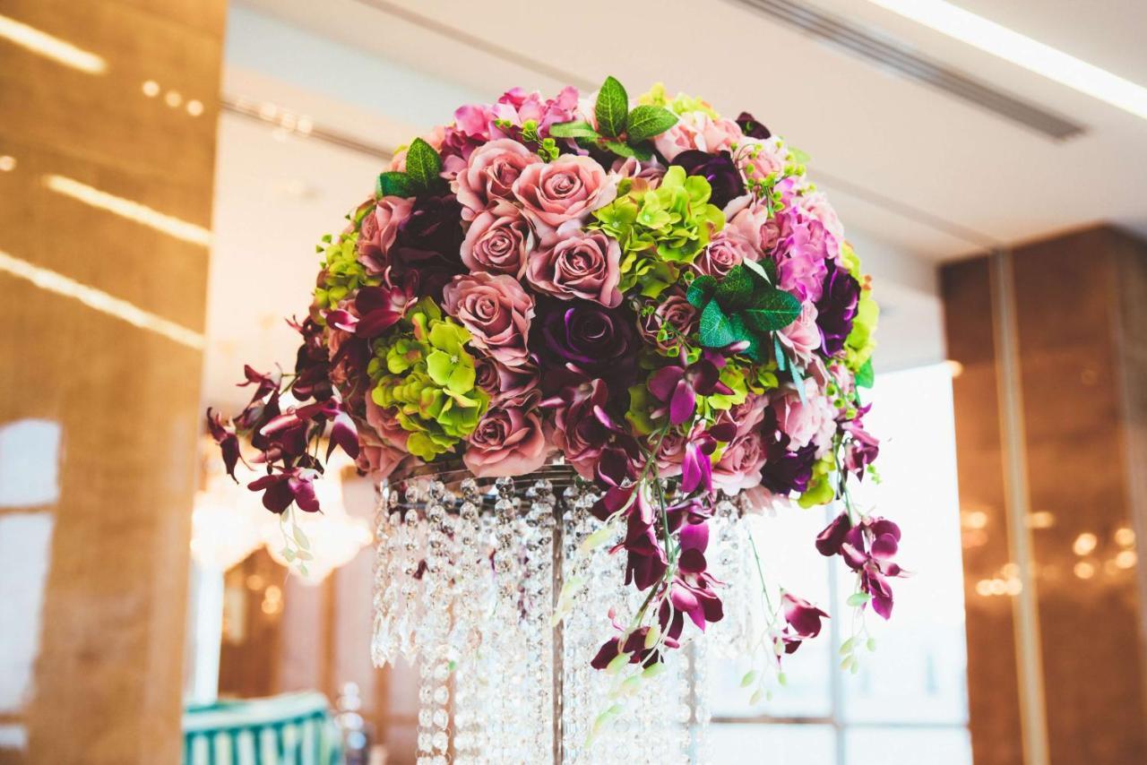 Symphony Style Hotel Kuwait Salmiya المظهر الخارجي الصورة Flower arrangement